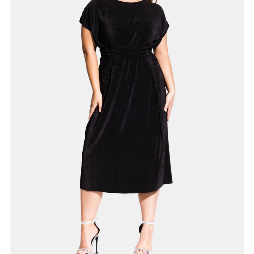 Stunning pleated City Chic dress, XL/22